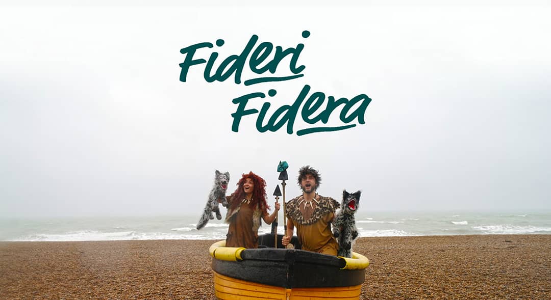 Fideri Fidera homepage slide with Ugg 'n' Ogg on Brighton beach. Photo © Flora Beagle