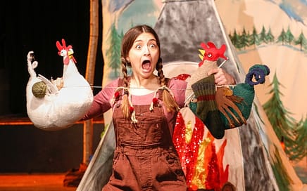 Natasha Granger with the cockerel and hen from Oskar's Amazing Adventure - Photo © Paul Mansfield (show for young children and their families)